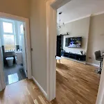 Cosy Apartment Near City Centre